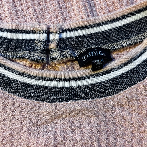 3/$10 Zunie Girl’s Cold Shoulder Light Pink Dress - Picture 3 of 5